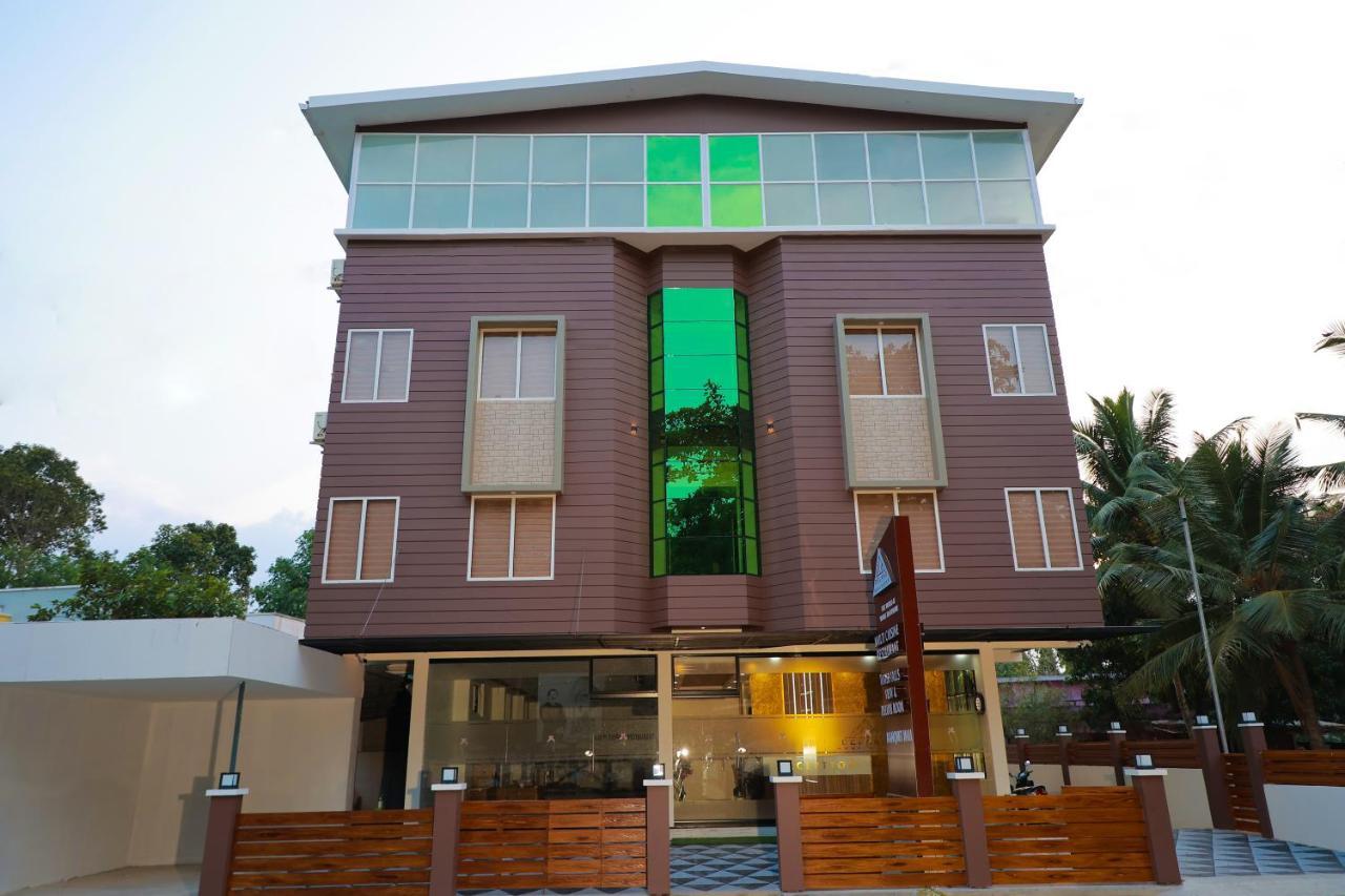 ホテル Delano Residency Kaliyal エクステリア 写真