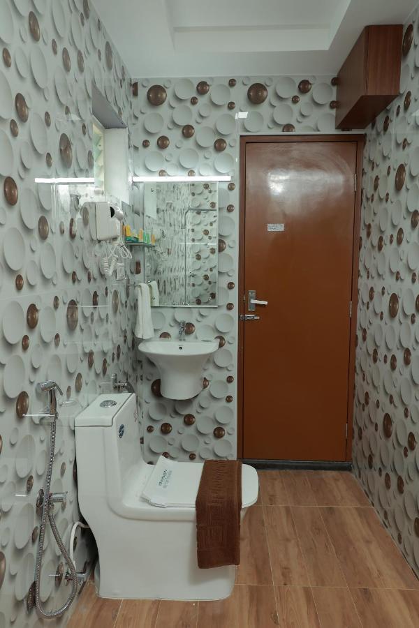ホテル Delano Residency Kaliyal エクステリア 写真