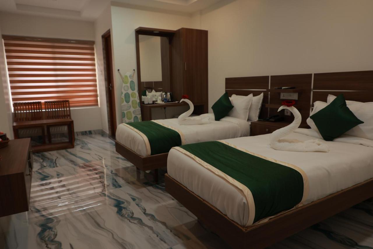 ホテル Delano Residency Kaliyal エクステリア 写真