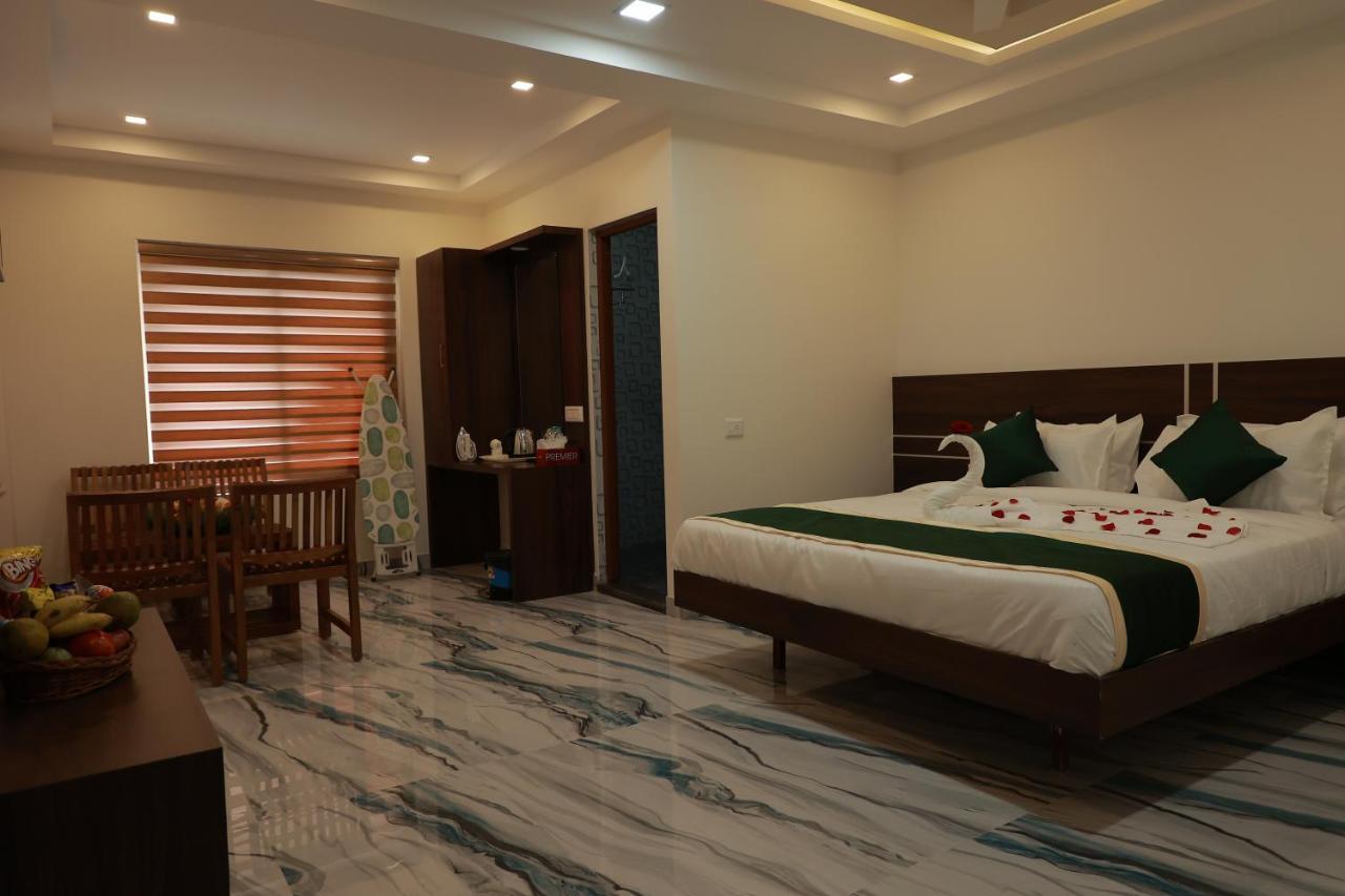 ホテル Delano Residency Kaliyal エクステリア 写真