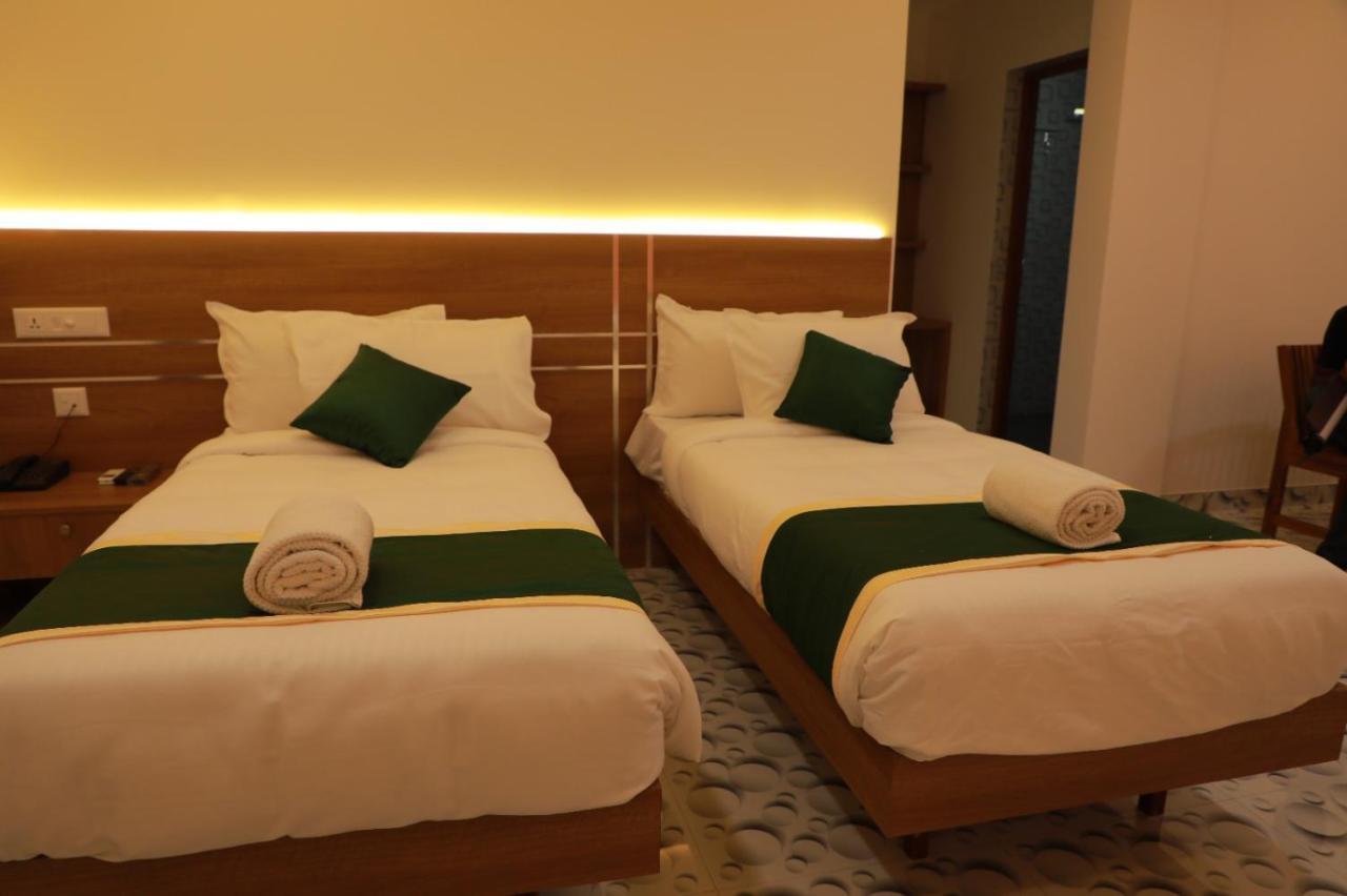 ホテル Delano Residency Kaliyal エクステリア 写真