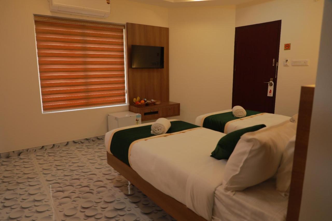 ホテル Delano Residency Kaliyal エクステリア 写真