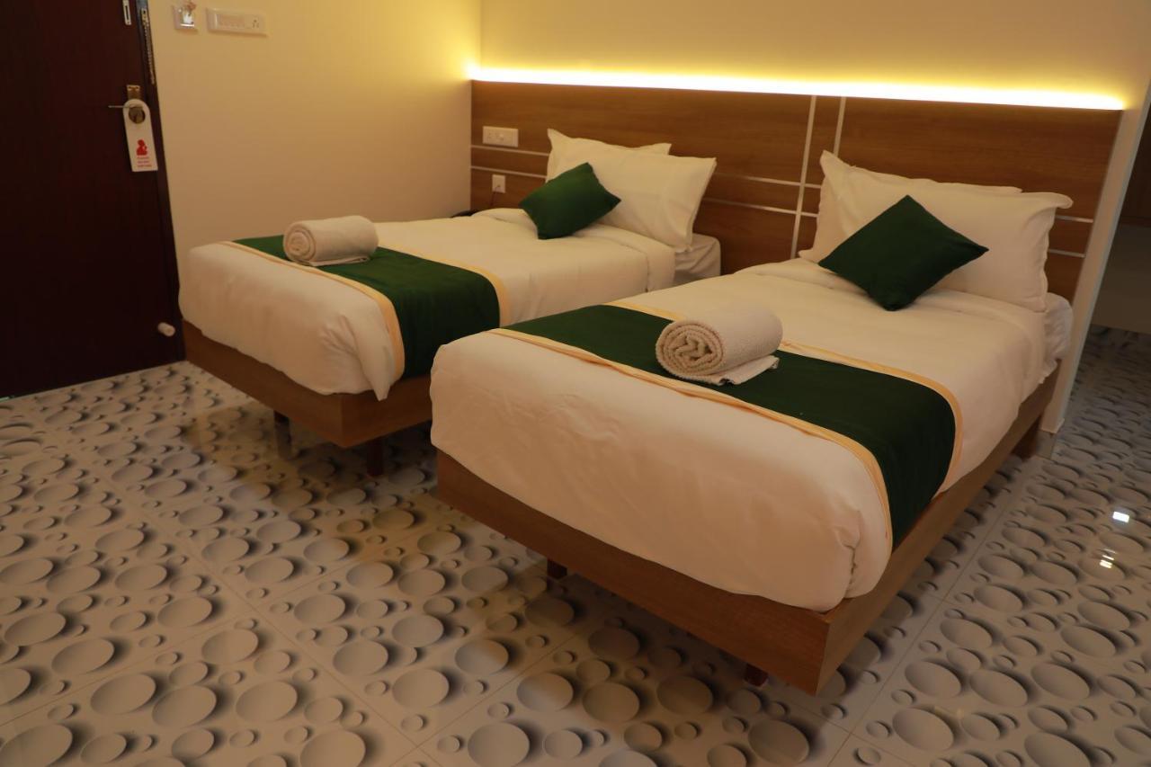 ホテル Delano Residency Kaliyal エクステリア 写真